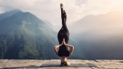 4 ĐIỂM ĐẶC BIỆT LƯU Ý VỀ TƯ THẾ YOGA HEADSTAND